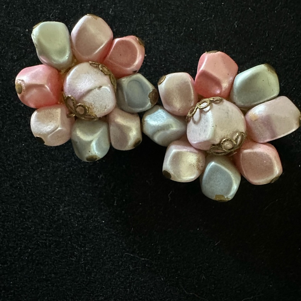 Elegant antique Pink and Silver Floral clip on Earrings